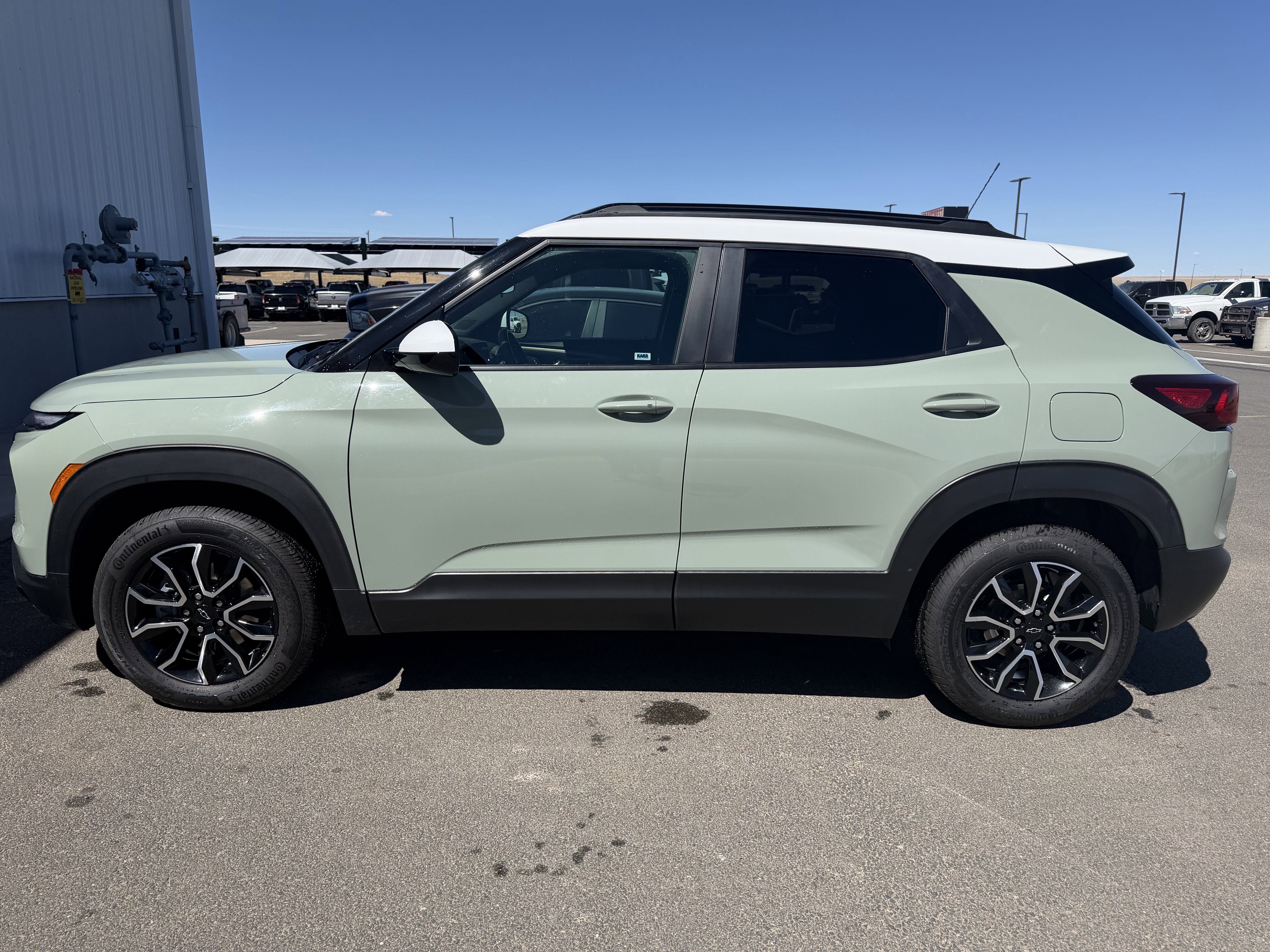 Used 2024 Green Chevrolet ACTIV image 2