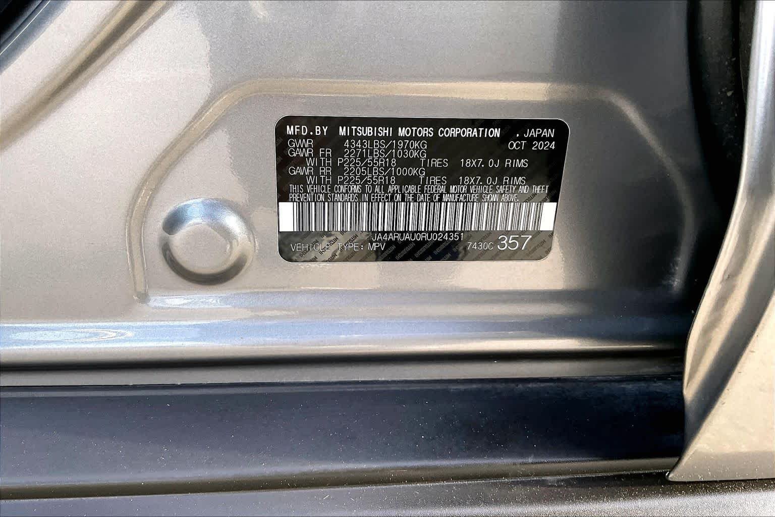 Used 2024 Mercury Gray Metallic Mitsubishi SE image 36