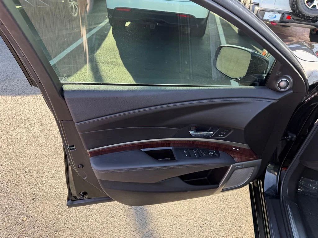 Used 2016 Crystal Black Pearl Acura Base image 9