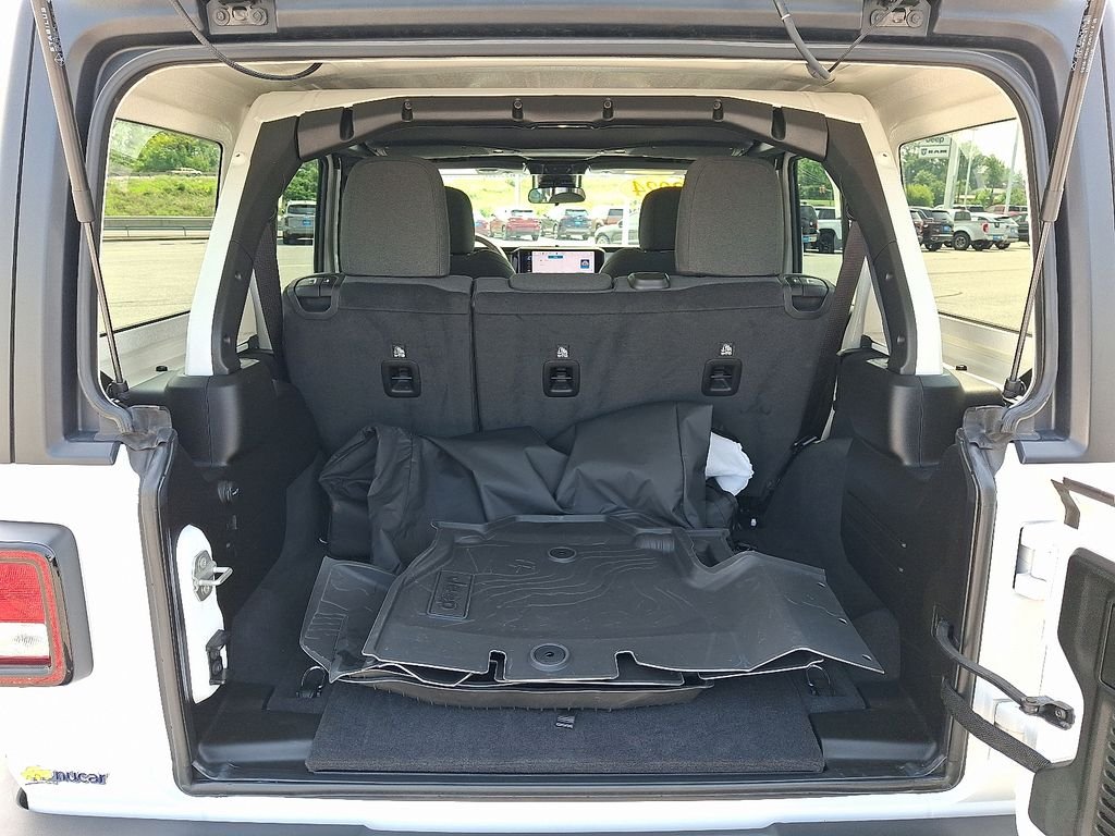 Used 2024 White Jeep Sport S image 27