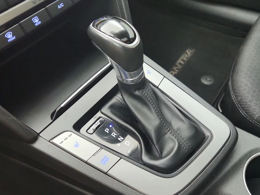 Used 2018 White Hyundai Value Edition image 30