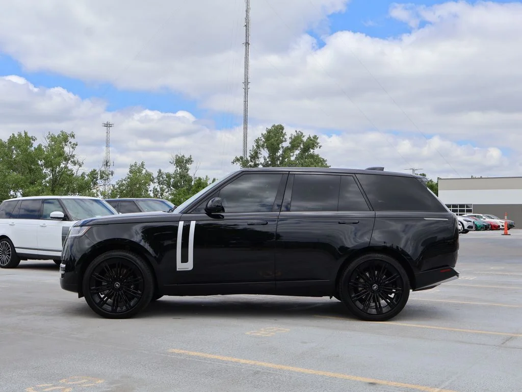 Certified Used 2025 Santorini Black Metallic Land Rover Autobiography image 4