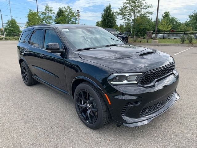 New 2026 Diamond Black Clear-Coat Exterior Paint Dodge GT Premium HEMI V8 image 8