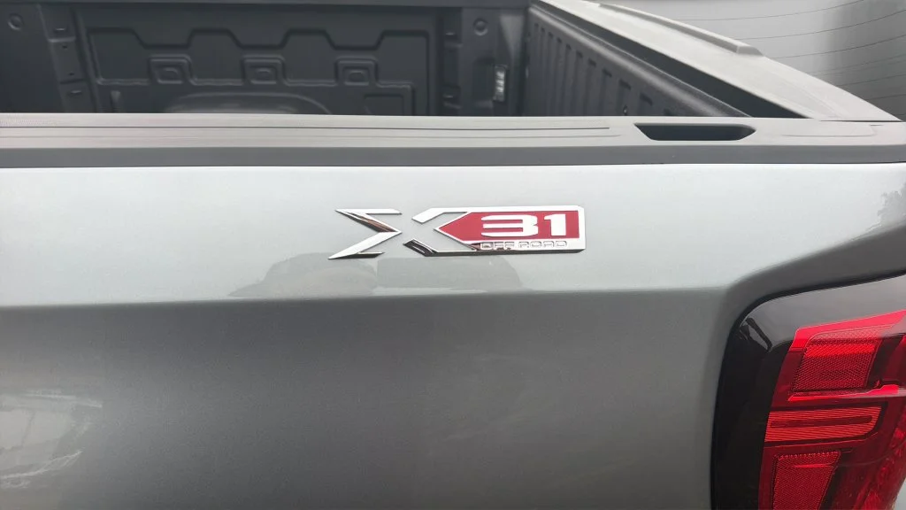 New 2026 Sterling Metallic GMC Elevation image 31