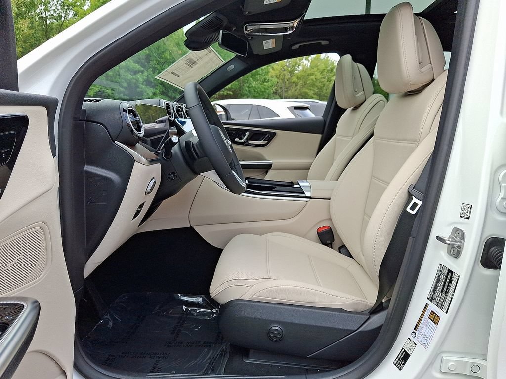 New 2027 Polar White Mercedes-Benz GLC 300 image 27