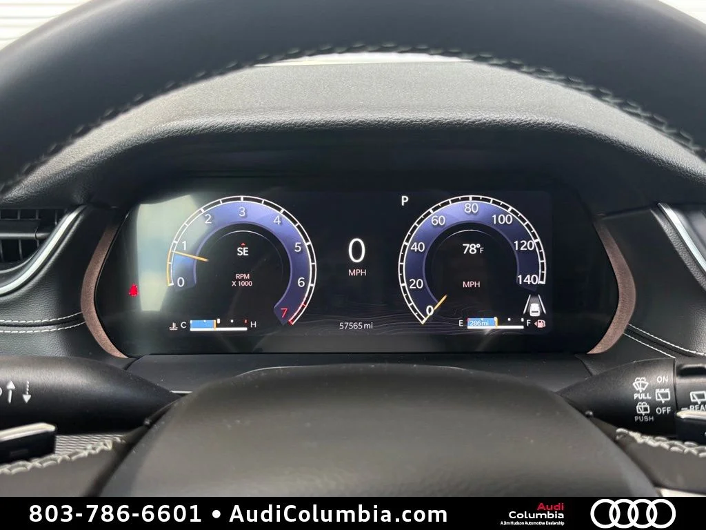 Used 2025 Black Jeep Laredo image 27