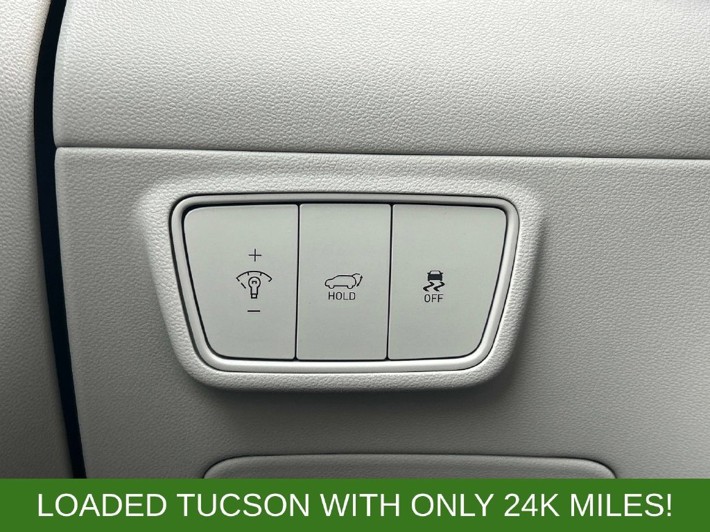 Used 2024 Silver Hyundai SEL image 22