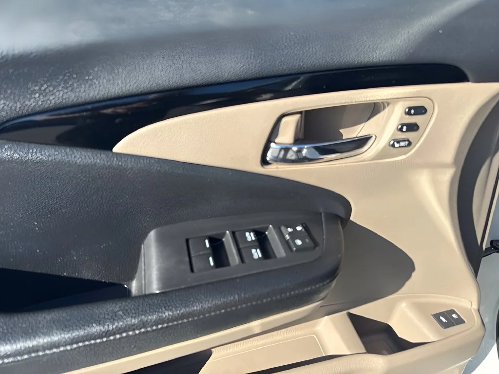 Used 2017  Honda Touring image 24