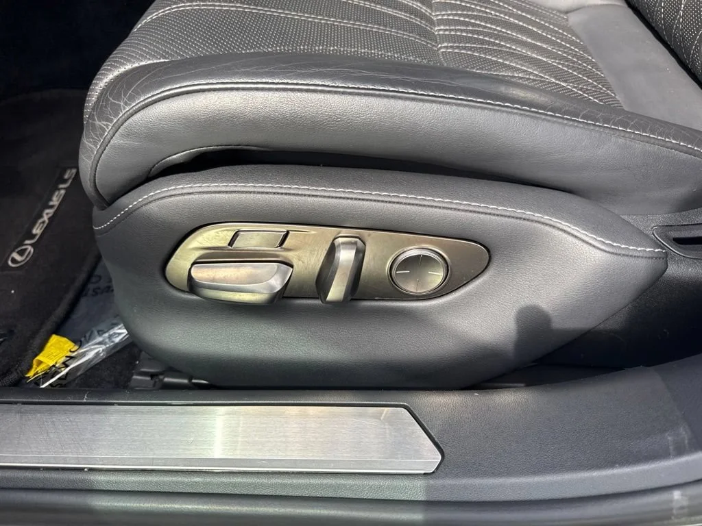 Used 2018  Lexus LS 500 image 10