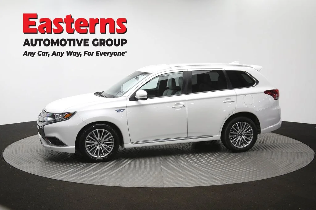 Used 2020 White Mitsubishi SEL image 58