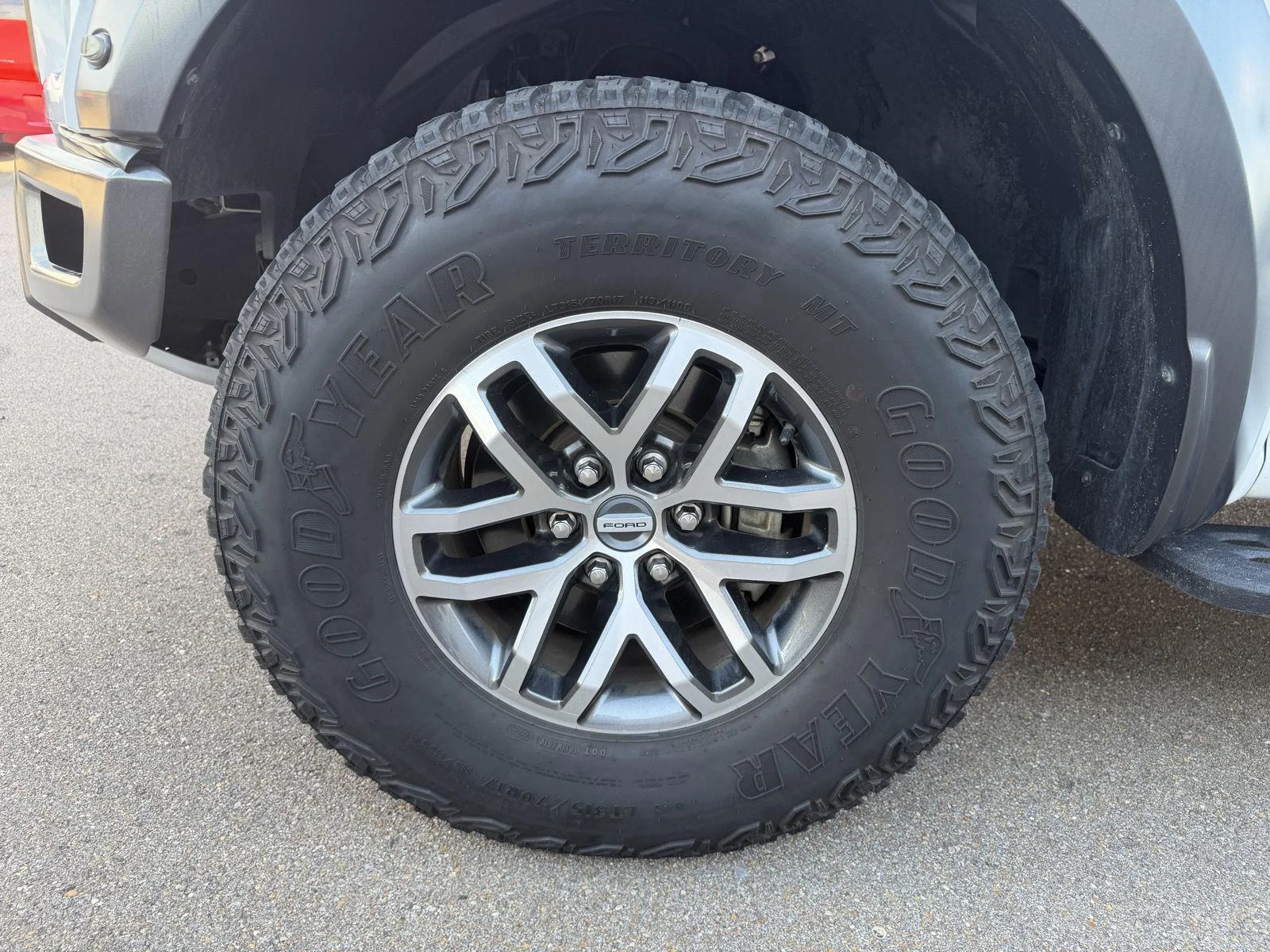 Used 2018 Oxford White Ford Raptor image 27