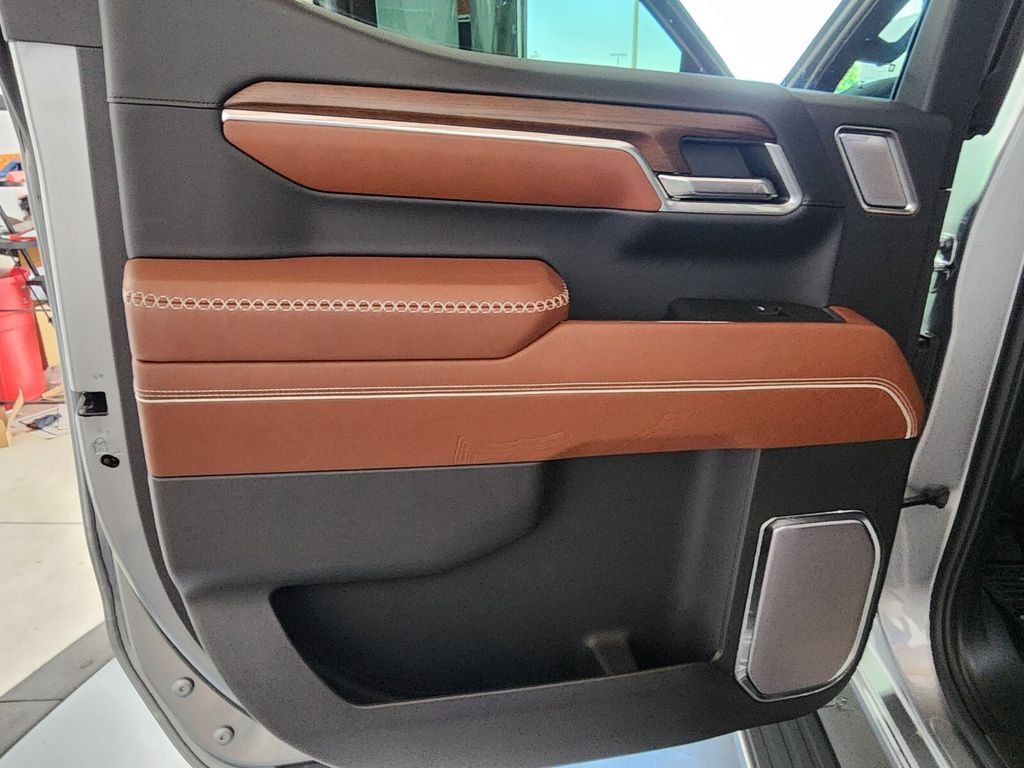 Used 2025 Silver GMC Denali Ultimate image 15