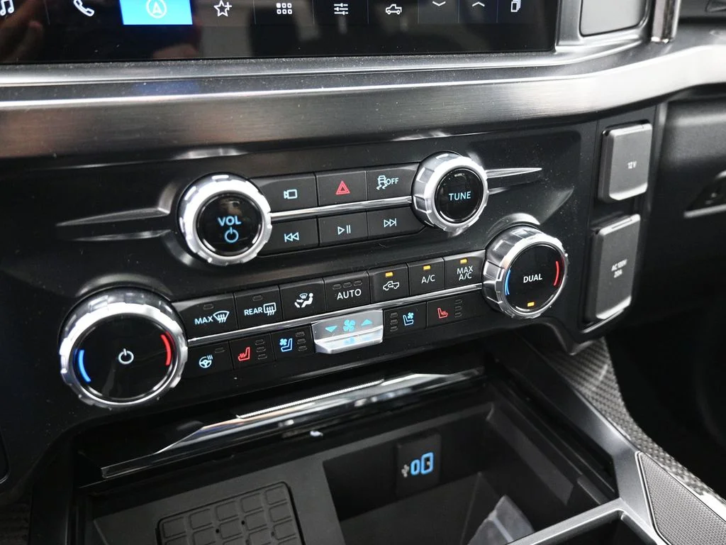 New 2026 Carbonized Gray Metallic Ford Lariat image 17