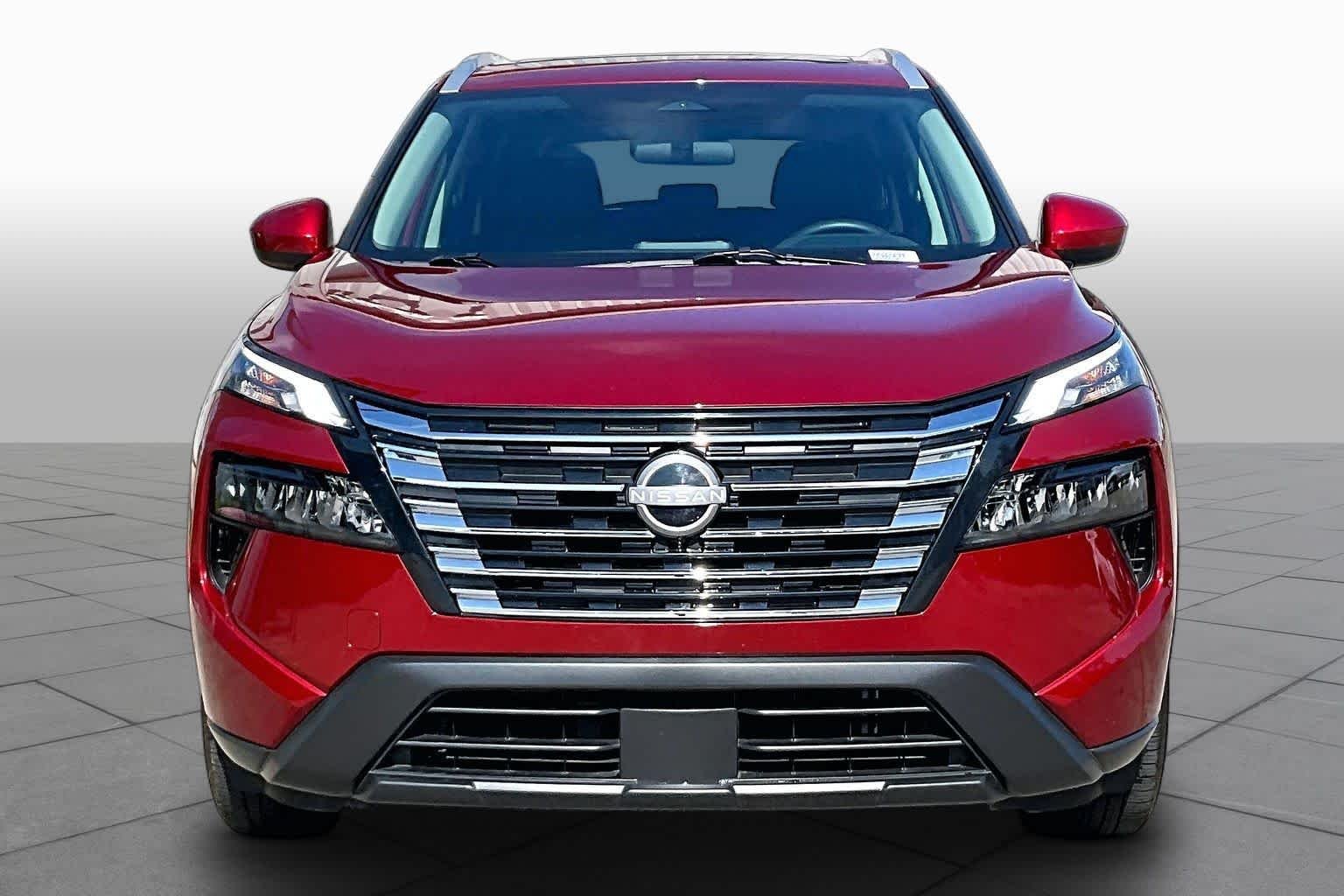 Used 2025 Scarlet Ember Tintcoat Nissan SV image 4