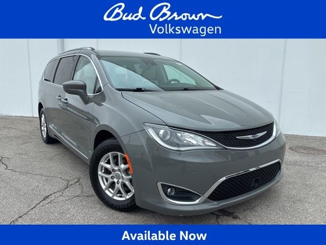 2020 Chrysler Pacifica Touring L's photo