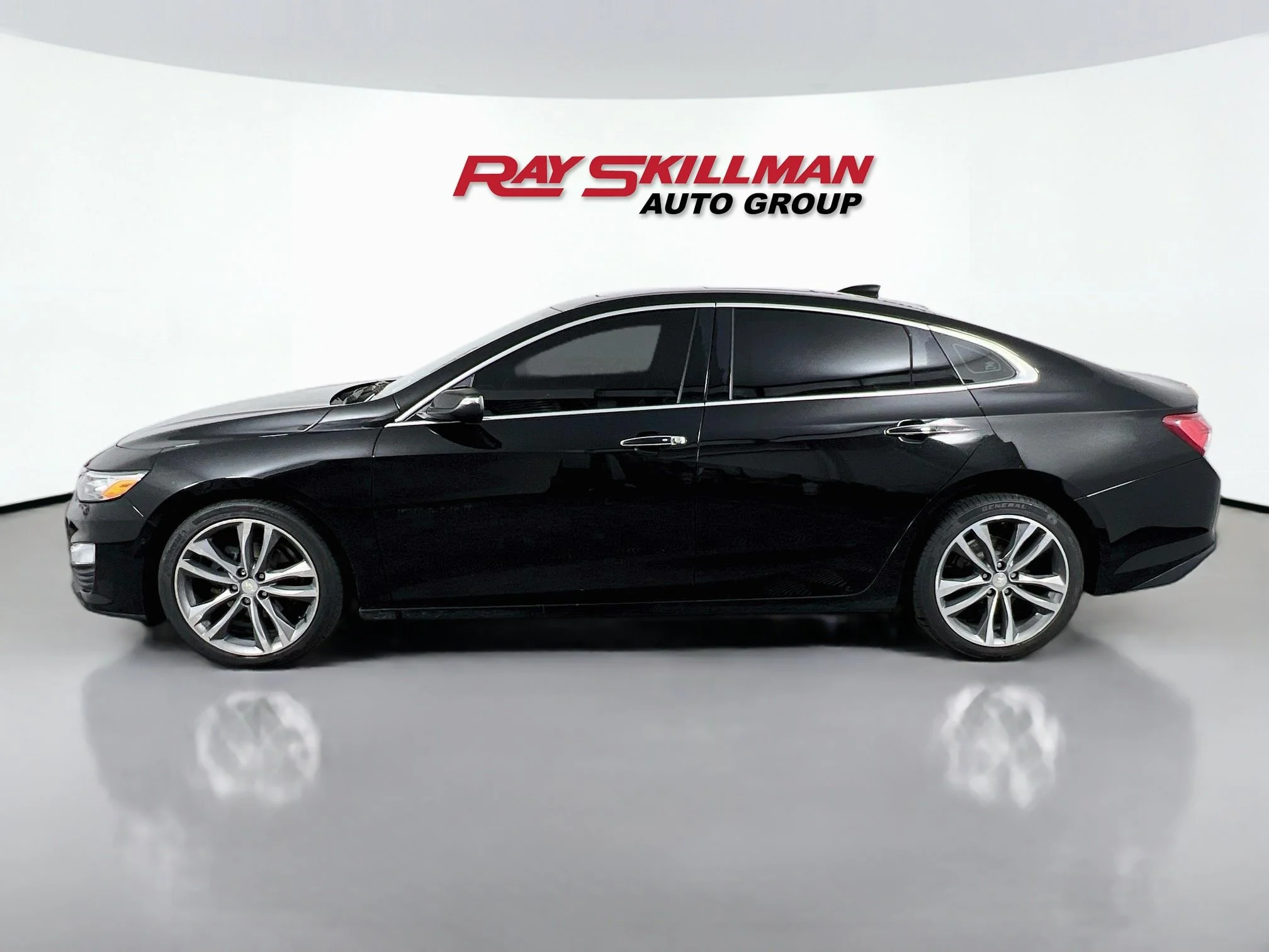Used 2020 Mosaic Black Metallic Chevrolet PREMIER image 4