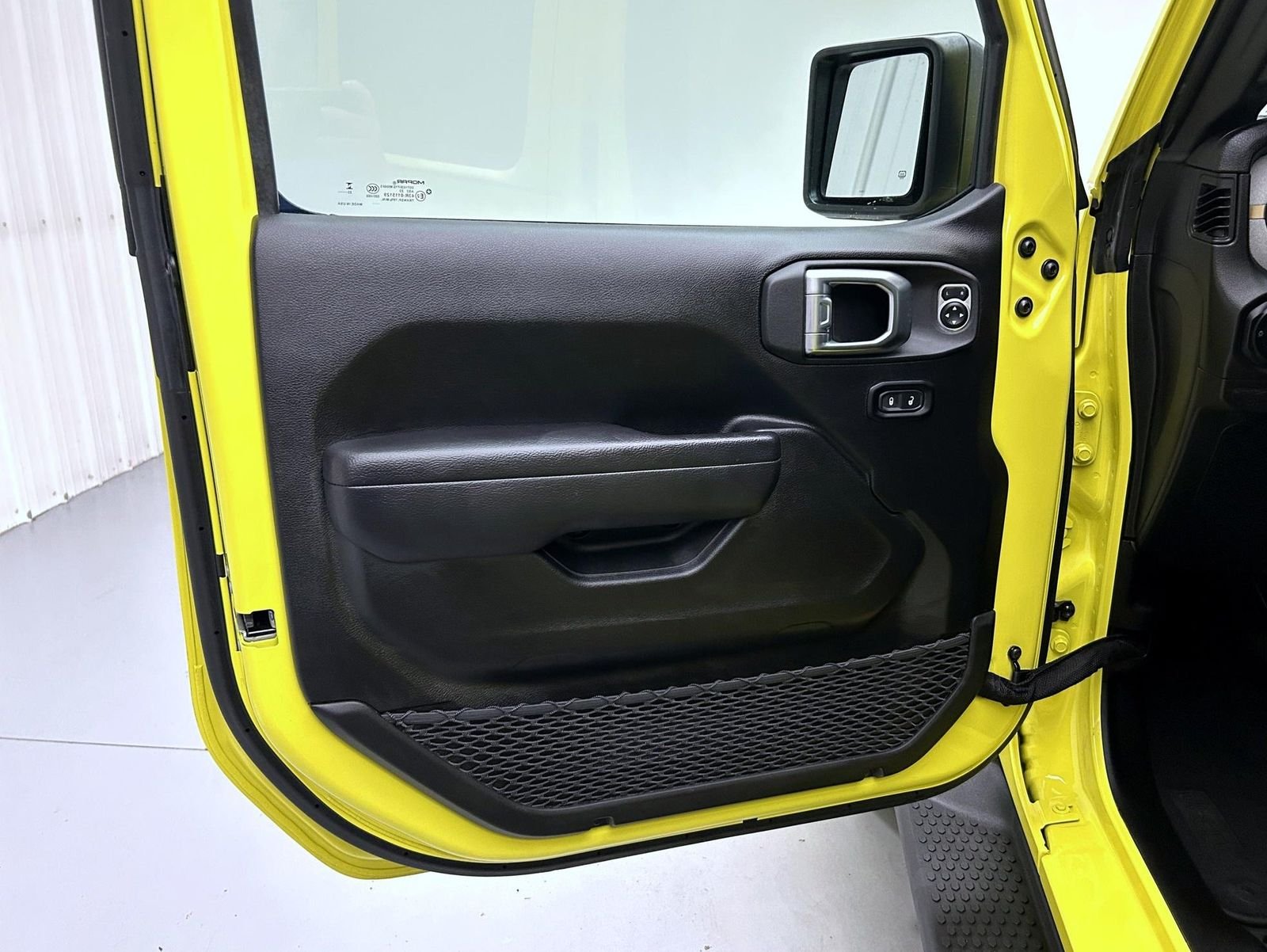 Used 2024 Yellow Jeep Sport S image 9