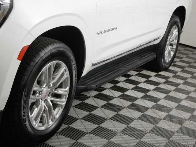 Used 2022 White Frost Tricoat GMC SLT w/ Luxury Pkg & Premium Pkg image 2