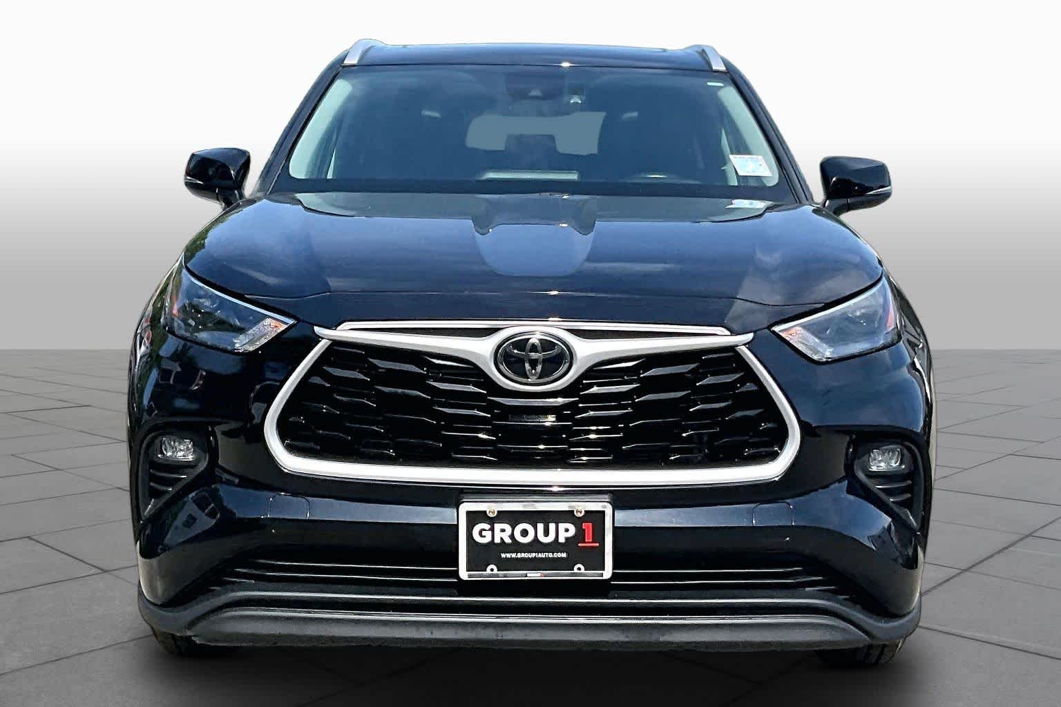 Used 2023 Midnight Black Metallic Toyota XLE image 4