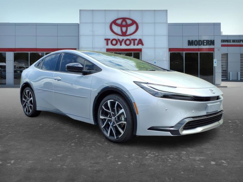 Used 2026 Cutting Edge Toyota XSE image 8
