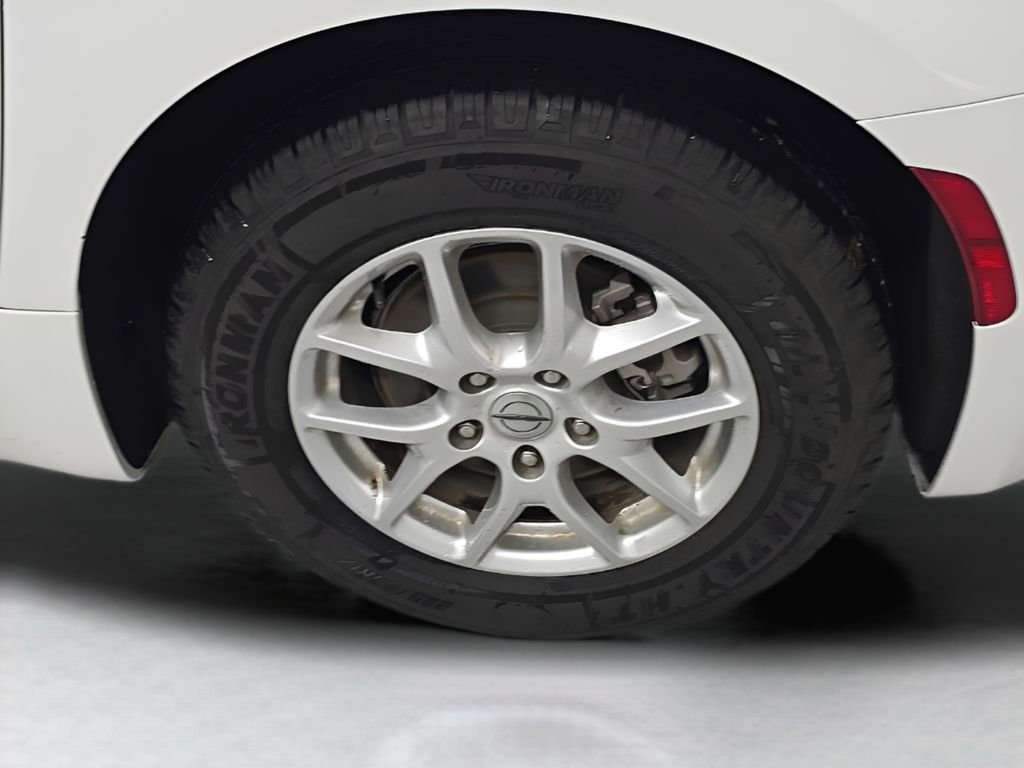 Used 2022 White Chrysler LX image 41