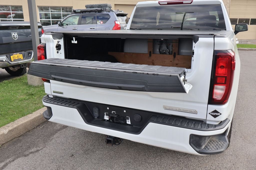 Used 2022 White GMC Elevation image 5