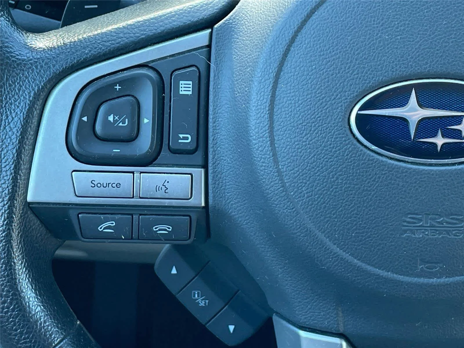 Used 2015 Twilight Blue Metallic Subaru 2.5i image 25