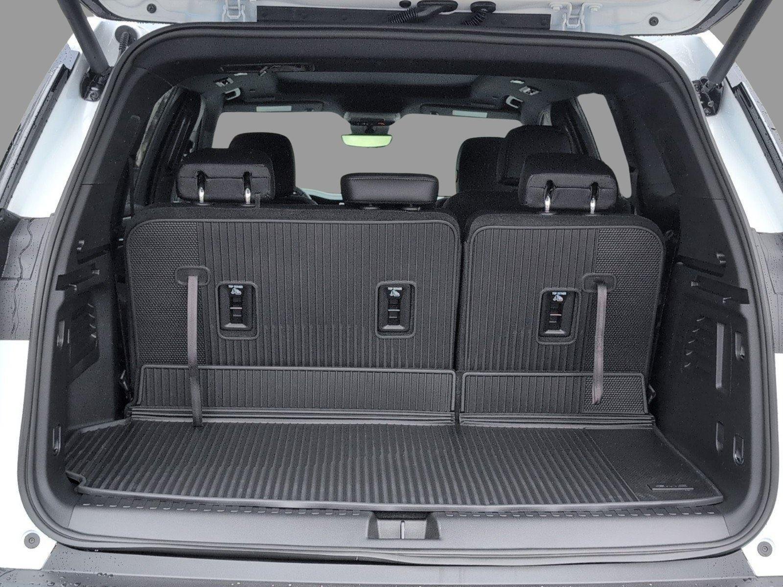New 2026 Summit White GMC Elevation image 5