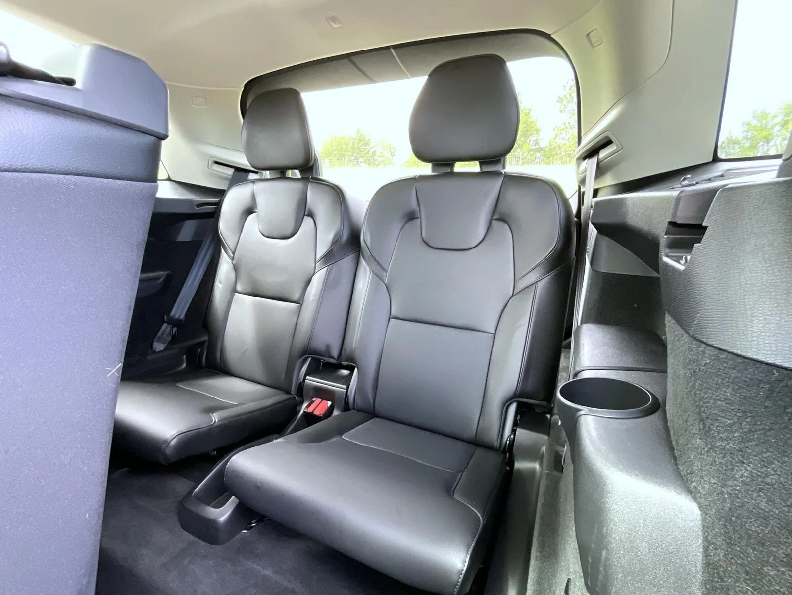 Used 2020 White Volvo T5 Momentum image 21
