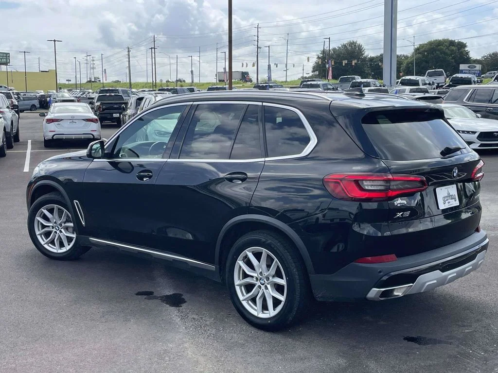Certified Used 2019 Black BMW xDrive40i image 5