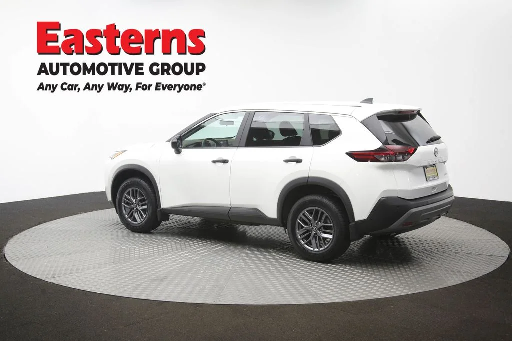 Used 2023 White Nissan S image 63