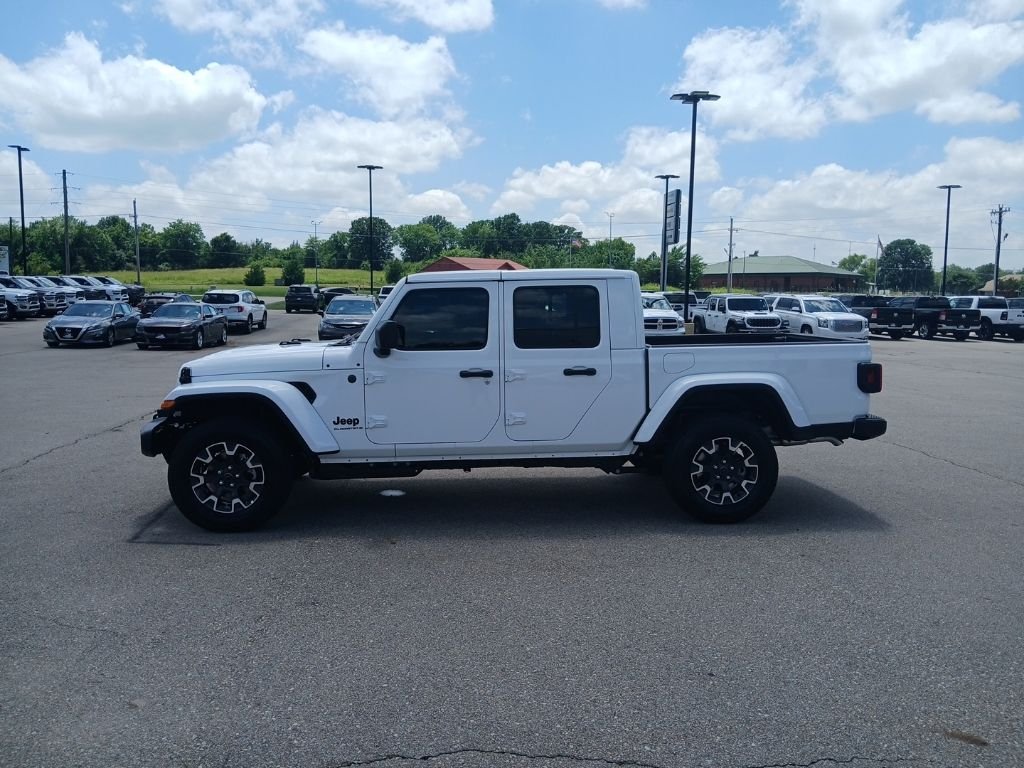 New 2026 Bright White Clear-Coat Exterior Paint Jeep Sahara image 5