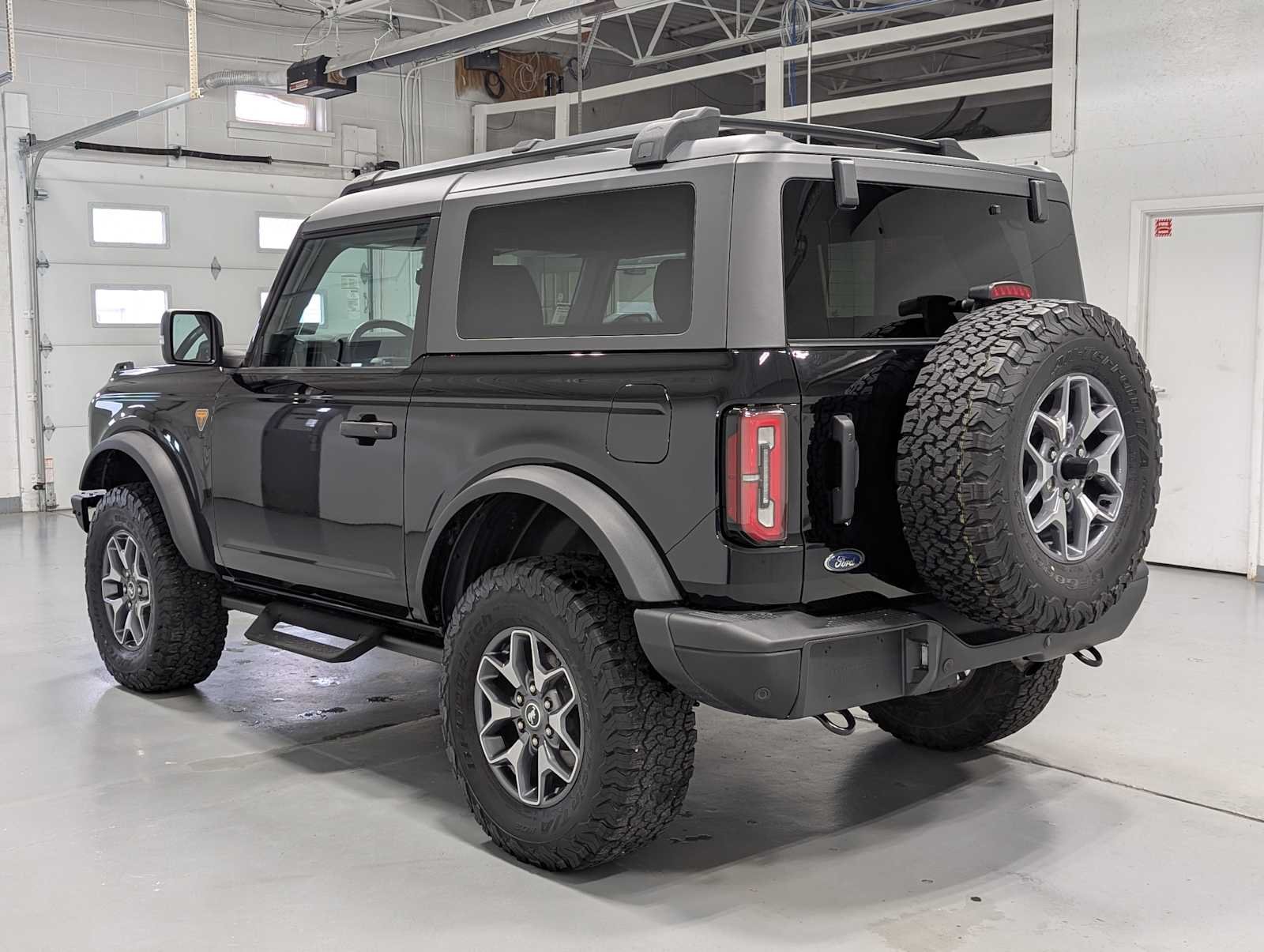 Used 2024 Shadow Black Ford Badlands image 10