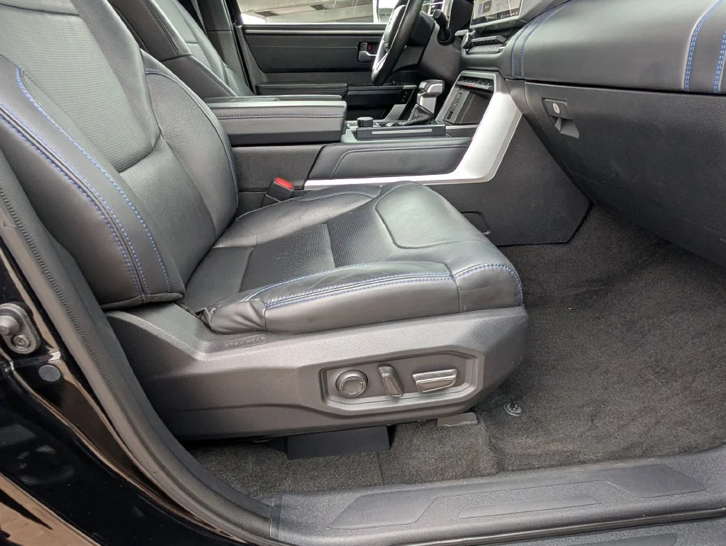 Used 2023  Toyota Platinum image 23