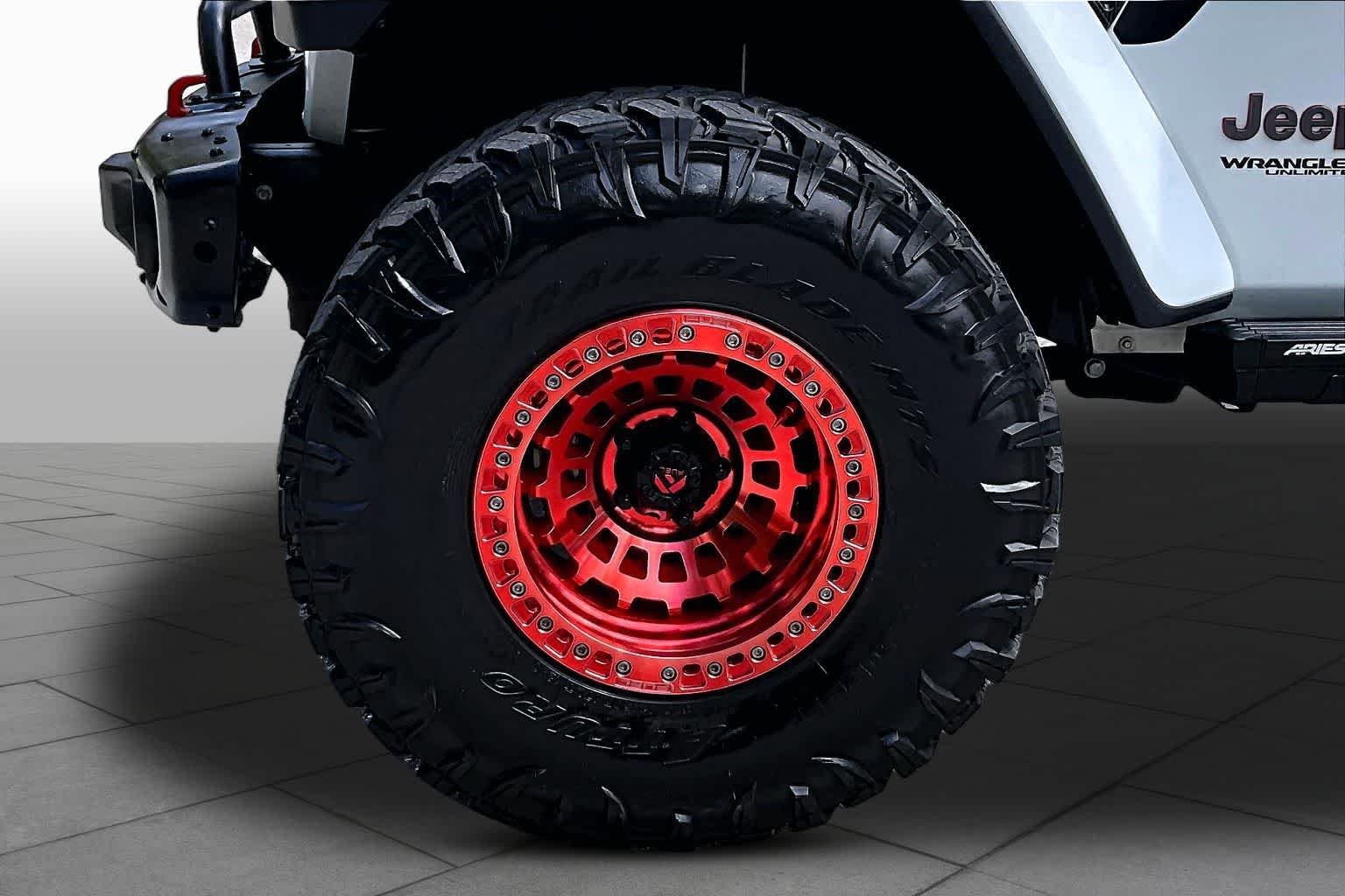 Used 2020 Bright White Clearcoat Jeep Rubicon image 10