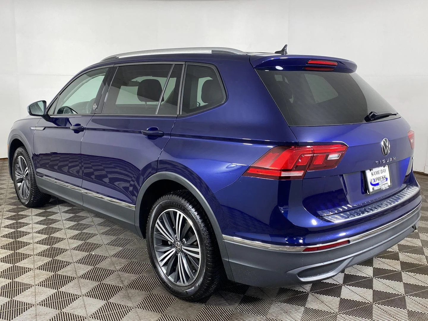 Used 2024 Atlantic Blue Metallic Volkswagen SE image 6