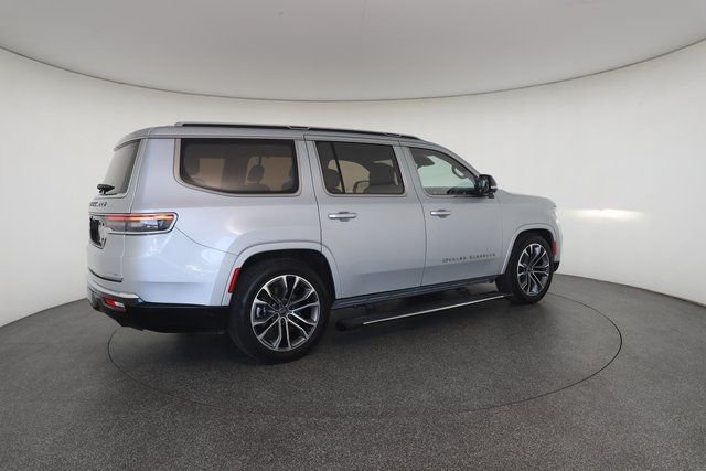 2023 Jeep Grand Wagoneer Series III - Photo 19