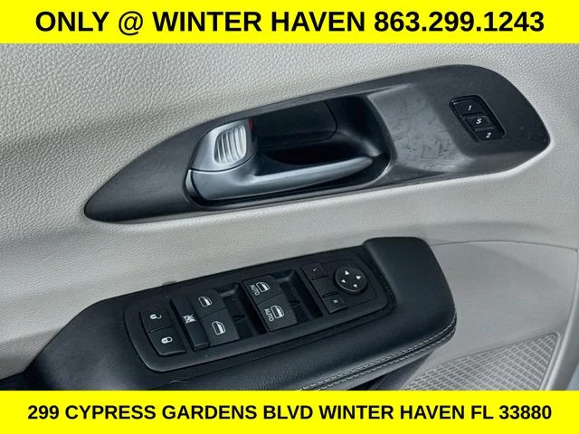 Used 2024 White Chrysler Touring L image 17
