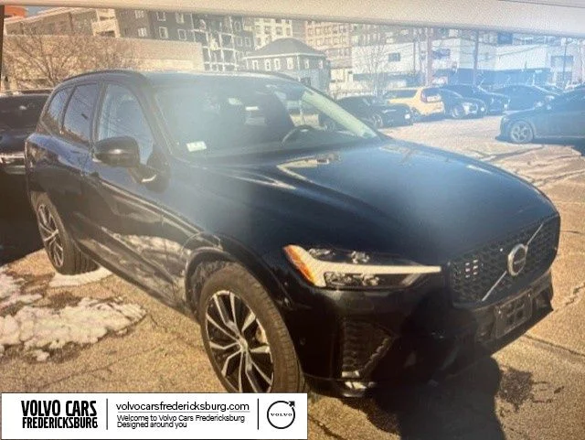 2024 Volvo XC60 B5 Plus Dark Theme AWD's photo