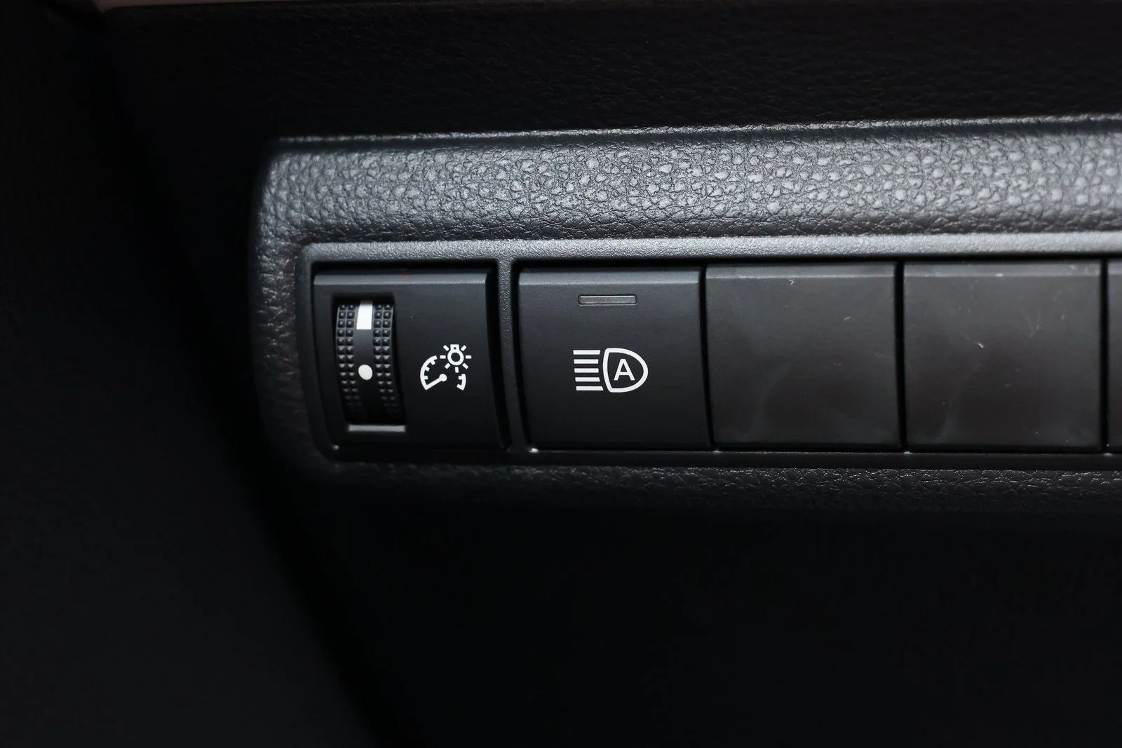 2026 Toyota Corolla LE - Photo 21