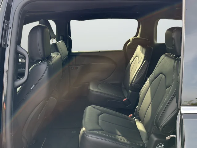 2026 Chrysler Pacifica Select - Photo 17