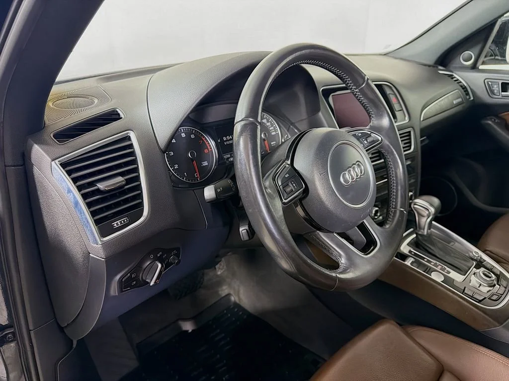 Used 2016  Audi Premium Plus image 10