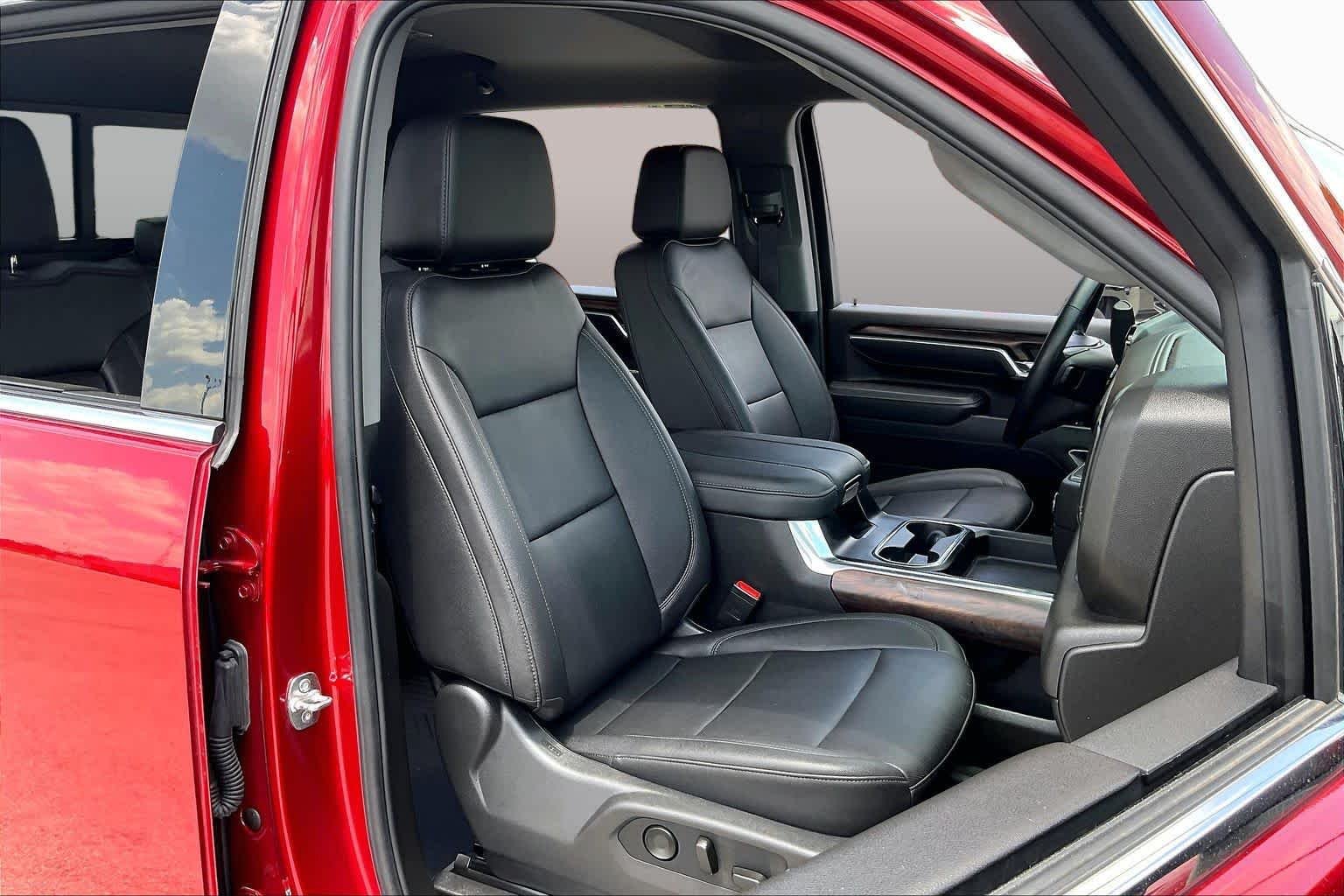Used 2025 Volcanic Red Tintcoat GMC SLT image 9