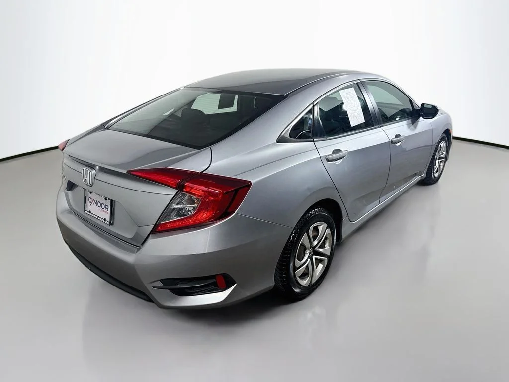 Used 2017 Lunar Silver Metallic Honda LX image 7