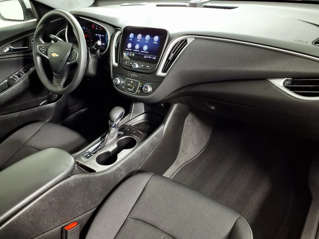 Used 2024 Summit White Chevrolet FL image 13