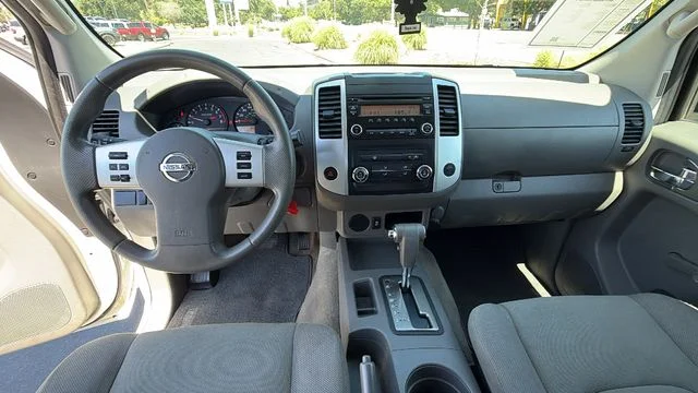 Used 2015 White Nissan S image 16