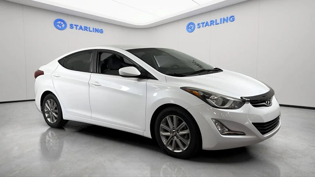 Used 2016 White Hyundai SE image 13