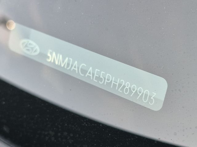 Used 2023 Black Hyundai SE image 31