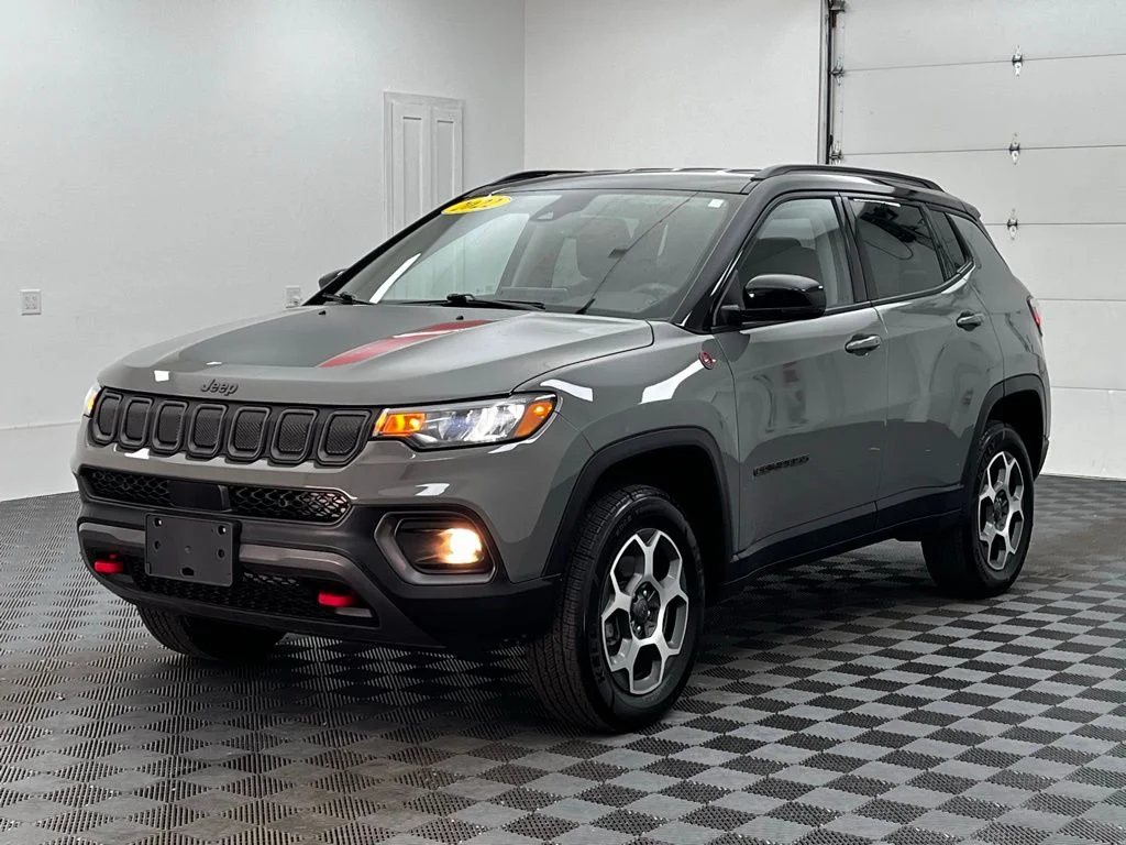 Used 2022 Gray Jeep Trailhawk image 2