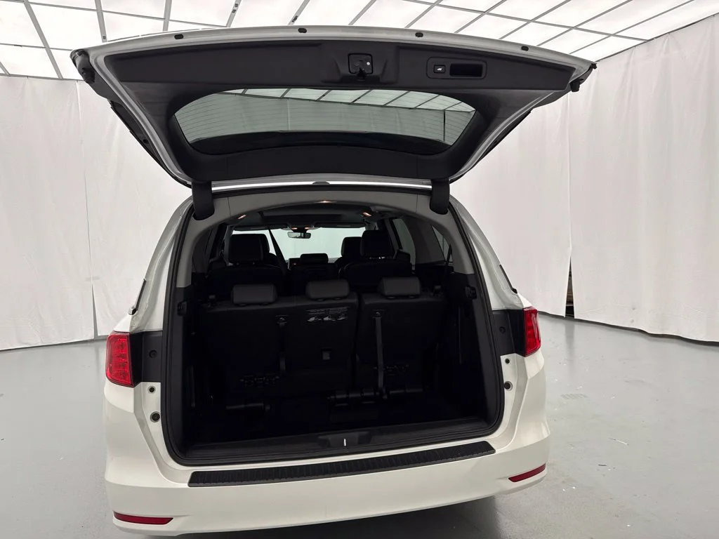 Certified Used 2024 Platinum White Pearl Honda EX-L image 10